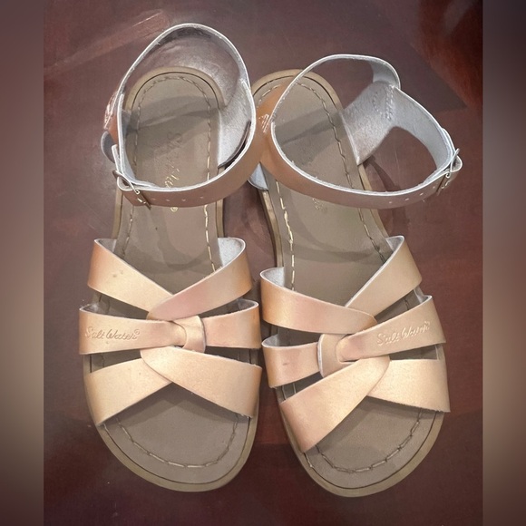 SALTWATER SANDALS Rose Gold Big Girl Original Style - Picture 2 of 8